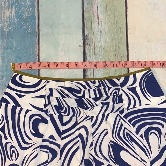 Cabi Swirl Graphic Lombard Skirt - Picture 2 of 5